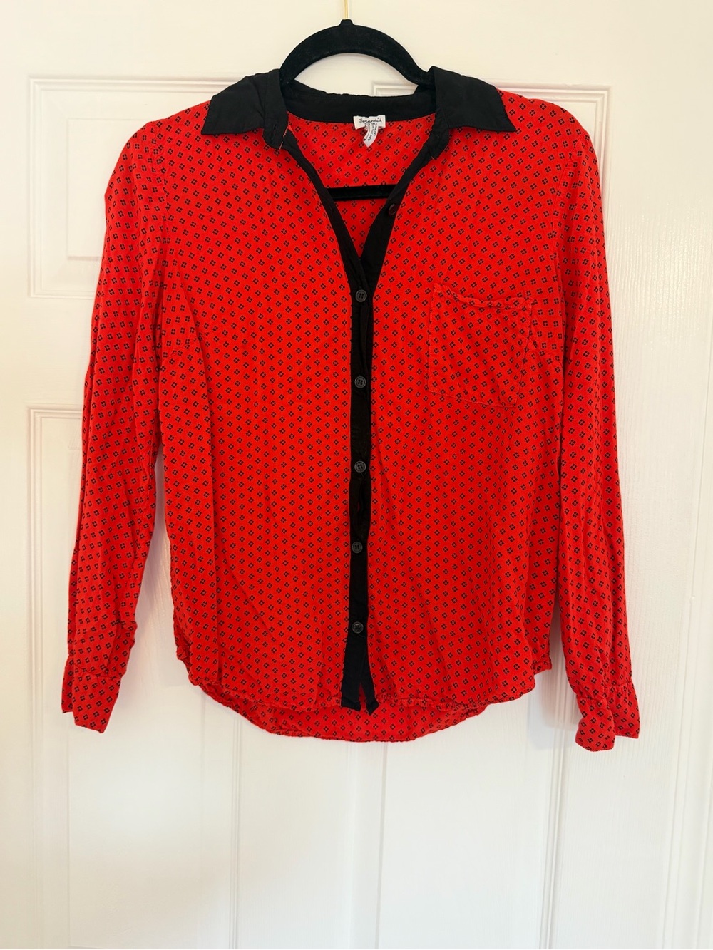 Splendid Red 100% Rayon Button-Down Shirt with Black Trim
